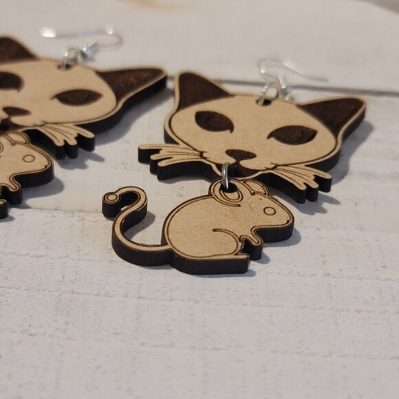 Handmade Cat & Mouse Earrings - Laser Cut Wood Dangle Jewelry Gift 4 Pet Lovers - Picture 3 of 8